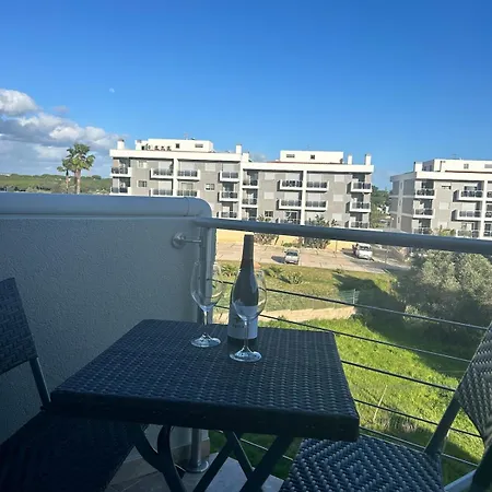 Fernandes Holidays Apartment *