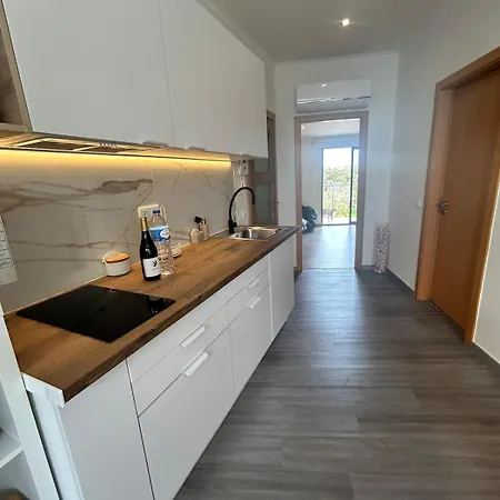 Fernandes Holidays Apartment *